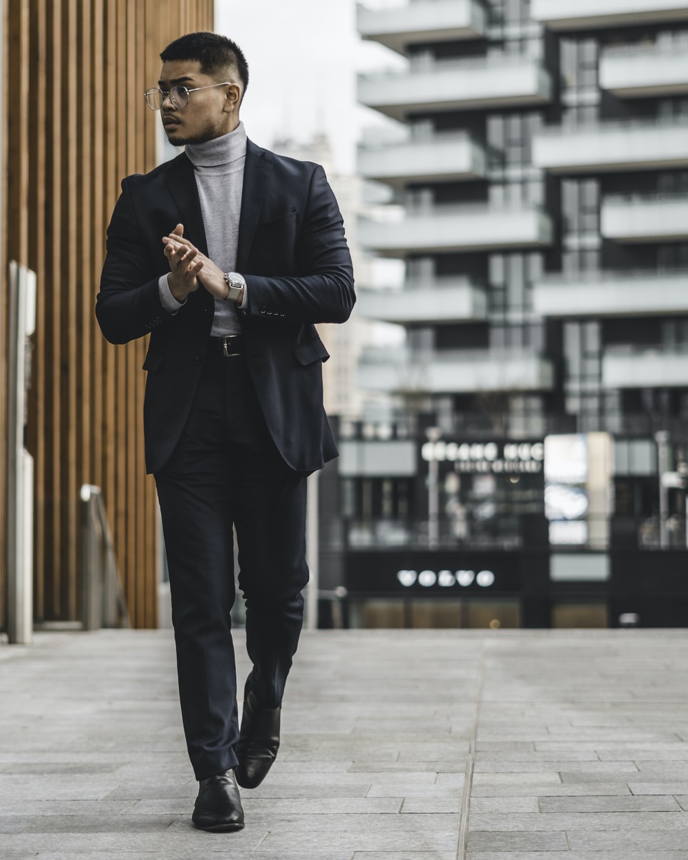 A Guide for Men on How to Dress Business Casual in Winter - The Kosha  Journal